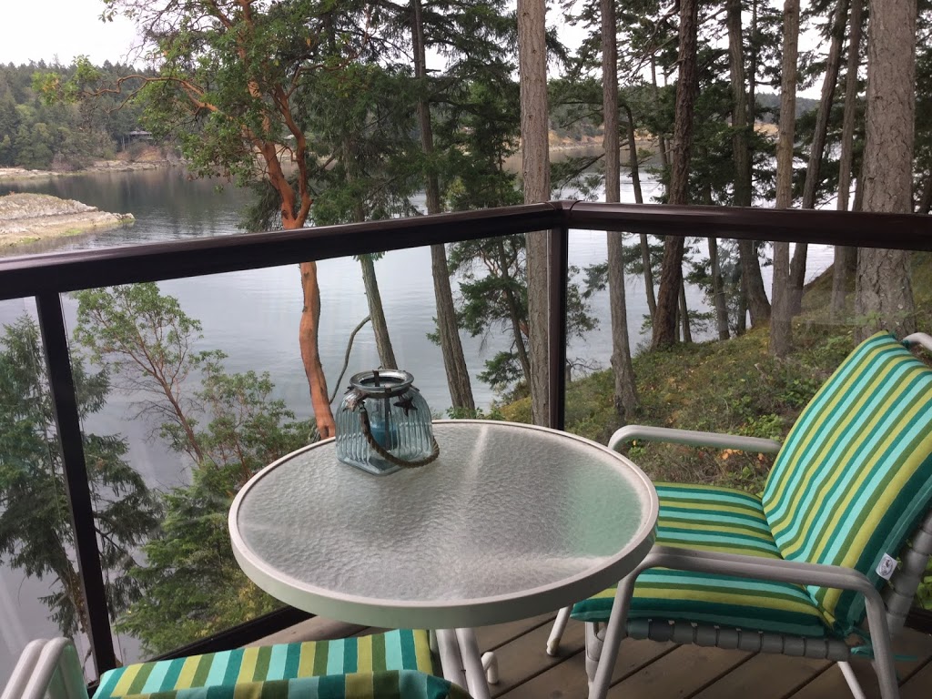 Salt Spring Waterfront B&B | 121 Scott Point Dr, Salt Spring Island, BC V8K 2R1, Canada | Phone: (250) 815-5150