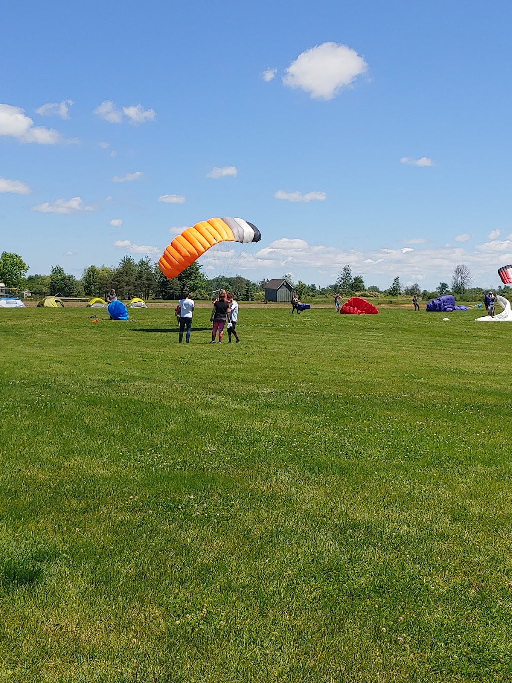 Skydive Burnaby | 11631 Burnaby Rd, Wainfleet, ON L0S 1V0, Canada | Phone: (905) 899-1528