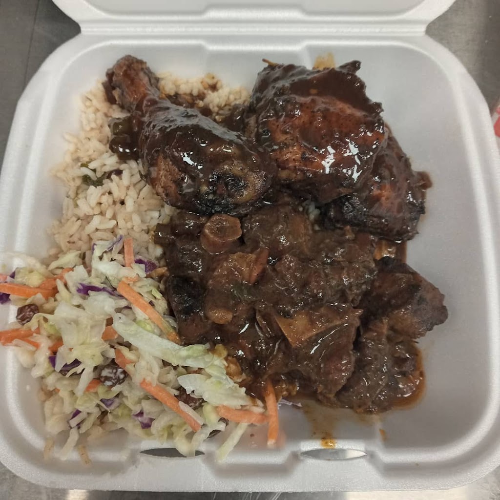 GC Jerk Xpress | 1410 Victoria Park Ave, North York, ON M4A 2L8, Canada | Phone: (416) 750-1483