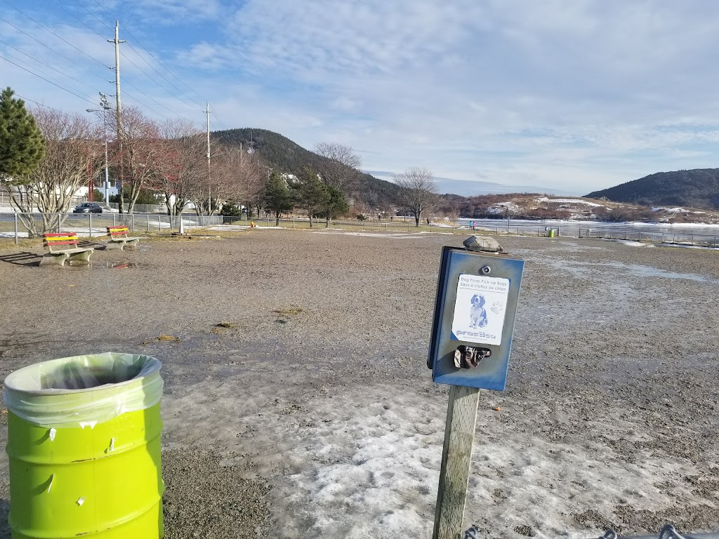 Quidi Vidi Lake Dog Park | 200-202 The Blvd, St. Johns, NL A1A 1N7, Canada