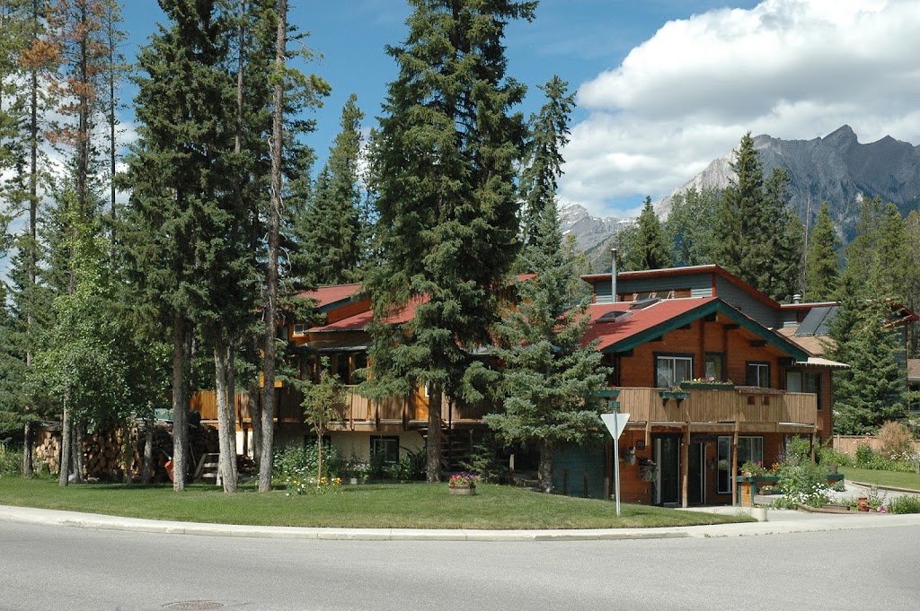 A Room With A View | 711 700 Larch Pl, Canmore, AB T1W 1S2, Canada | Phone: (403) 678-6624