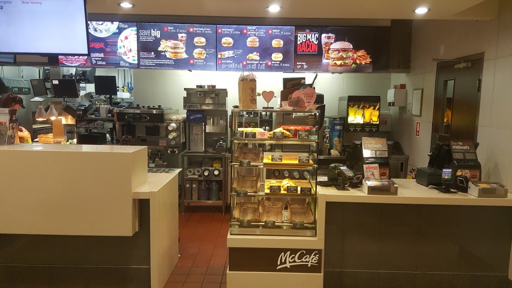 McDonalds | 12549 Harris Rd, Pitt Meadows, BC V3Y 2J4, Canada | Phone: (604) 465-4117