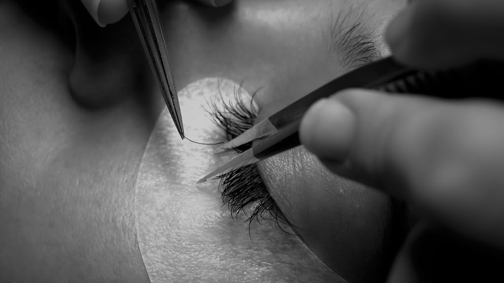 Lash Out Eyelash Extensions | 8458 16th Ave, Burnaby, BC V3N 1S3, Canada | Phone: (778) 789-5555