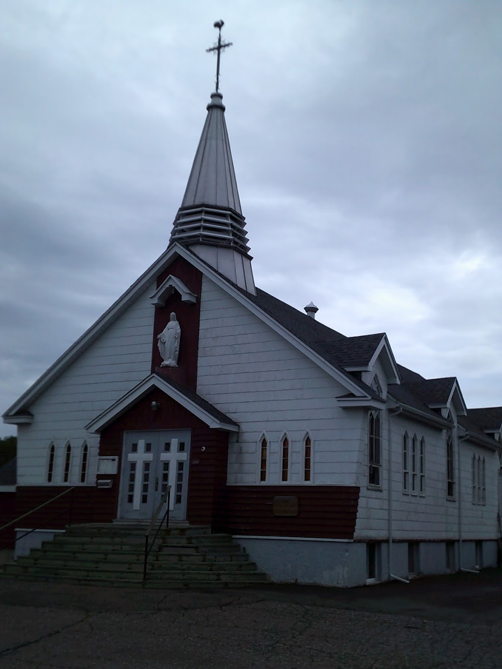 Sainte-Catherine-Labouré Church | 220 Rue des Églises, Kinnears Mills, QC G0N 1K0, Canada | Phone: (418) 688-1211