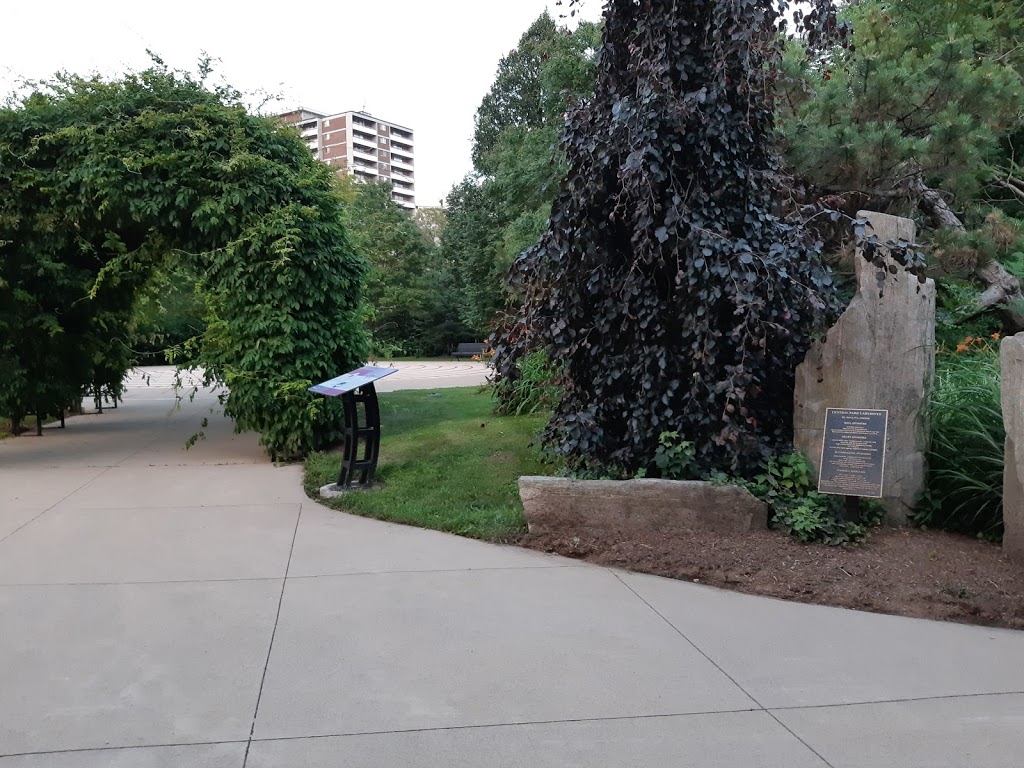 Central Park Labyrinth | 2299 New St, Burlington, ON L7R 1J5, Canada