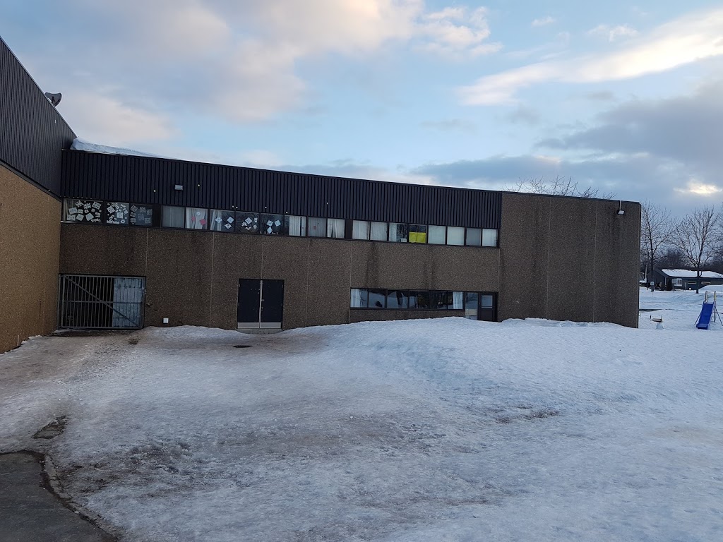 École L’Arbrisseau | 4675 Rue de la Promenade des Soeurs, Québec, QC G1Y 2W2, Canada | Phone: (418) 652-2178