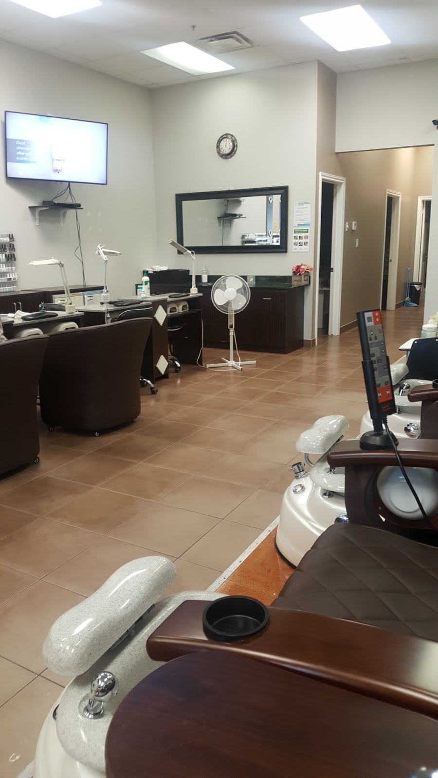 Super TN Nails | 1241 Barton St E, Hamilton, ON L8H 2V4, Canada | Phone: (905) 543-8883