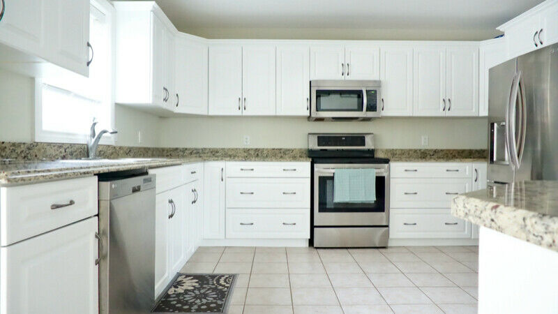 We Paint Cabinets | 126 Coulter Ave, St Thomas, ON N5R 5A7, Canada | Phone: (226) 884-5255