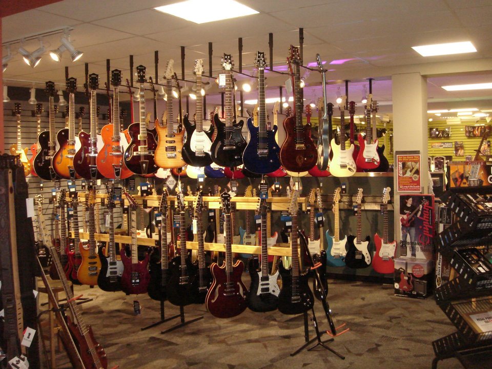 Long & McQuade Musical Instruments | 620 Comox Rd, Nanaimo, BC V9R 3J3, Canada | Phone: (250) 716-7261