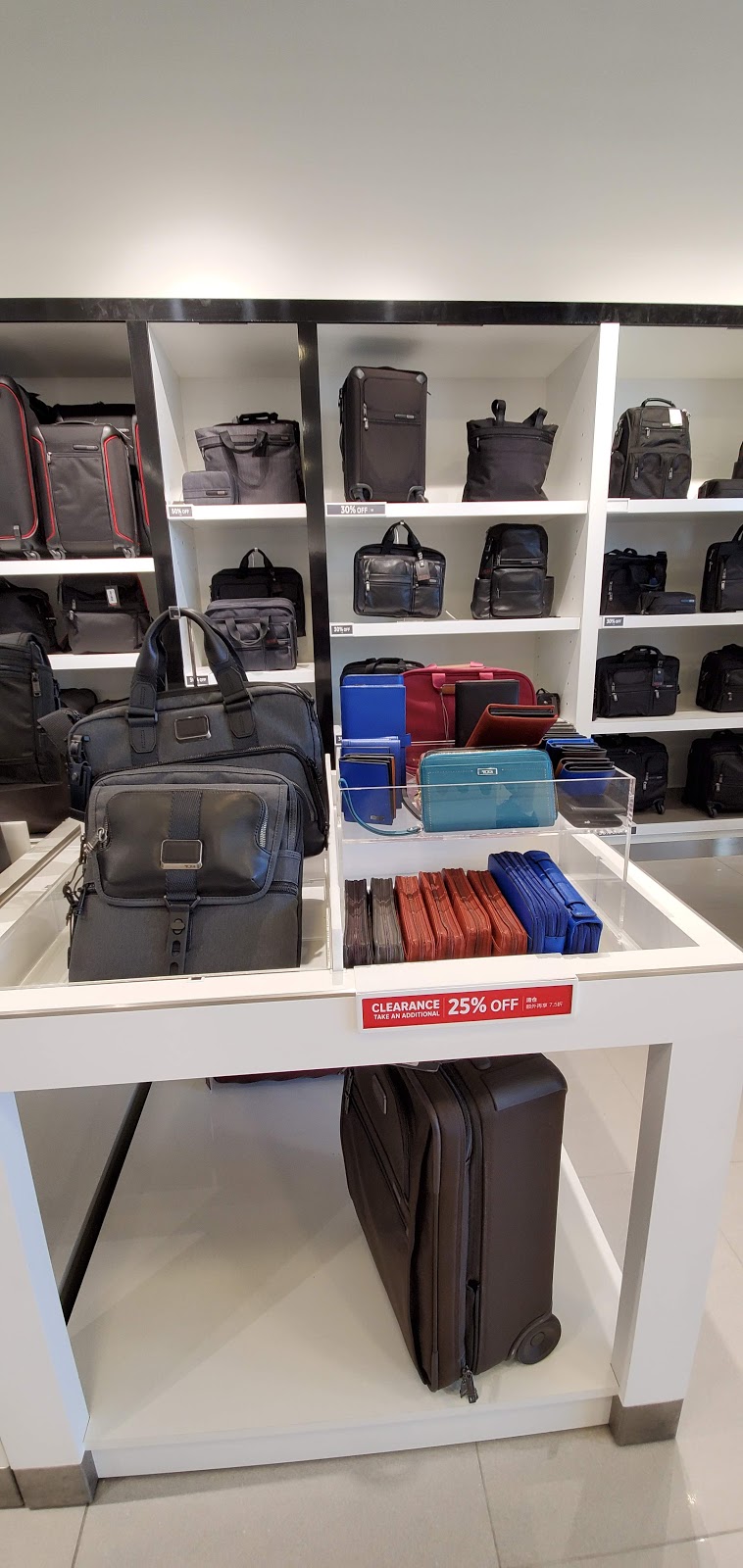 TUMI Outlet Store - Outlet Collection at Niagara | 300 Taylor Road CRU 729 Unit Cru 729, Niagara-on-the-Lake, ON L0S 1J0, Canada | Phone: (905) 704-0780