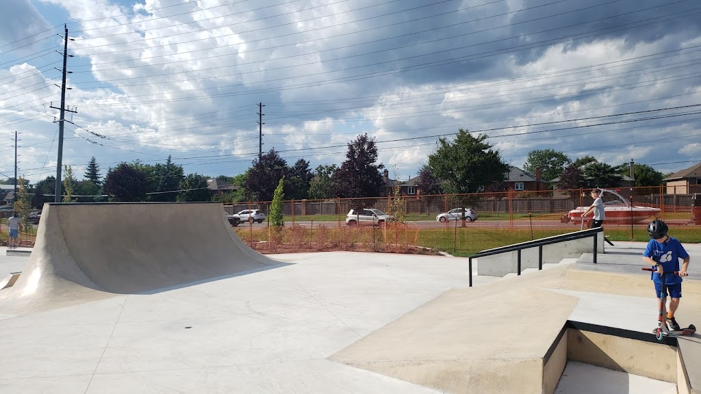 Newmarket Outdoor Skatepark | 800 Mulock Dr, Newmarket, ON L3Y 9C1, Canada | Phone: (905) 895-5193