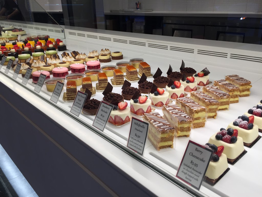 Amadeus Patisserie | 7380 Bathurst St, Thornhill, ON L4J 7M1, Canada | Phone: (905) 882-9957