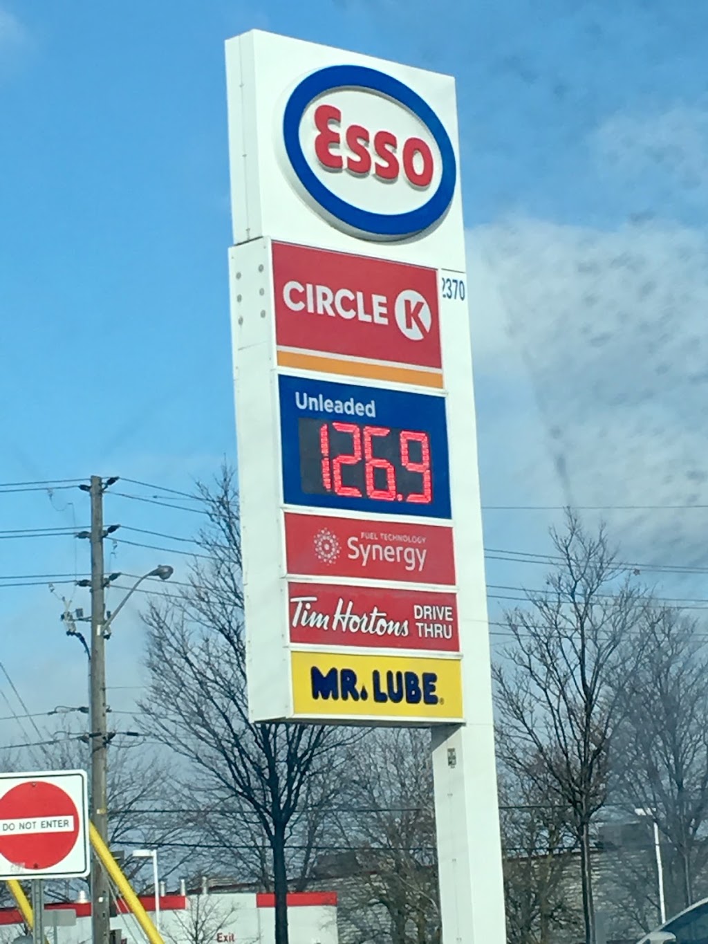 Esso | 2370 Lawrence Ave E, Scarborough, ON M1P 2R5, Canada | Phone: (416) 751-2541