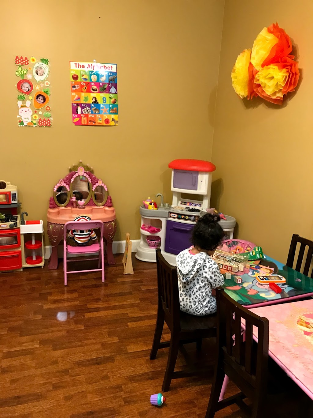 Pari Family Daycare | 8353 168 St, Surrey, BC V4N 3H5, Canada | Phone: (604) 307-9992