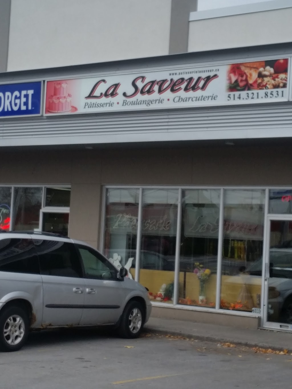 Pâtisserie La Saveur | 6035 Boul Henri-Bourassa E, Montréal-Nord, QC H1G 2V2, Canada | Phone: (514) 321-8531