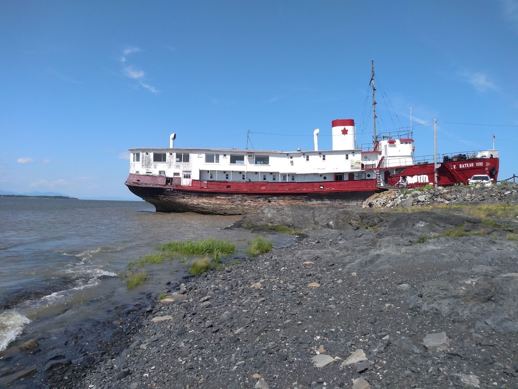 Le Bateau Ivre | Exposition des costumes de la Mi-Carême | Chemin de la Basse Ville, LIsle-aux-Grues, QC G0R 1P0, Canada | Phone: (418) 248-0129