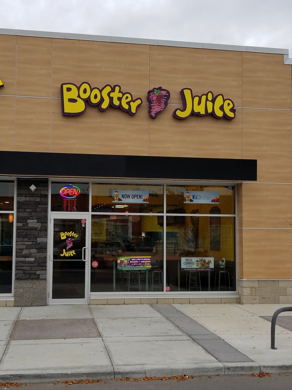 Booster Juice | 409 E Hills Blvd SE Unit #627, Calgary, AB T2A 4X7, Canada | Phone: (587) 470-1772