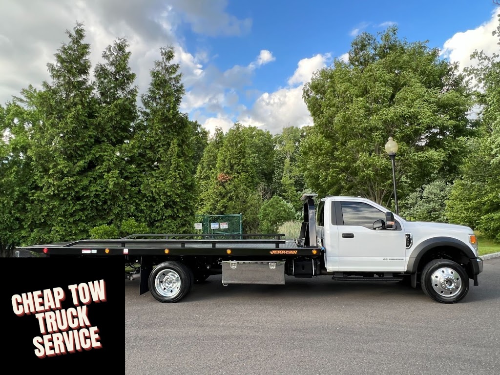 Cheap Tow Truck Service | 1418 Johnston Rd, White Rock, BC V4B 0A6, Canada | Phone: (778) 653-5012