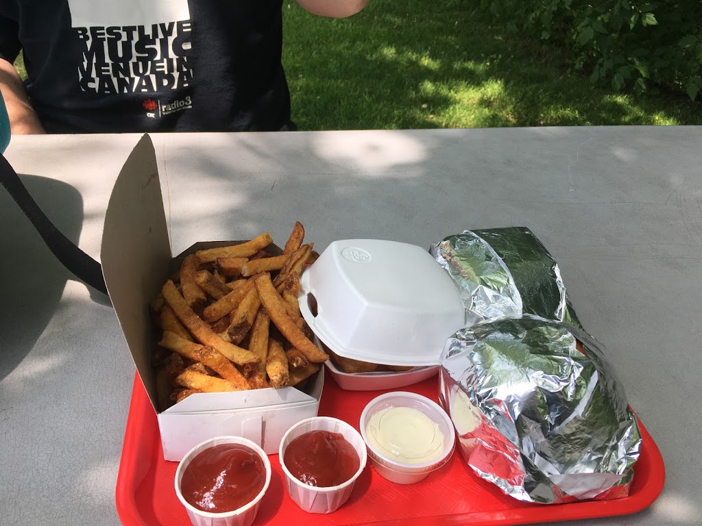 Aylmer Burger Stand | 375 Talbot St E, Aylmer, ON N5H 1J4, Canada | Phone: (519) 773-5900