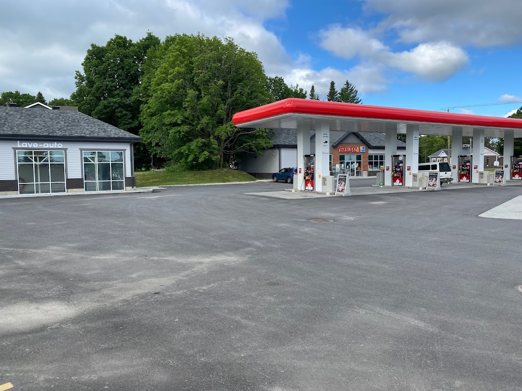 Petro-Canada et Lave Auto | 2 Chem. de Fairfax, Stanstead, QC J0B 3E0, Canada | Phone: (819) 704-0909