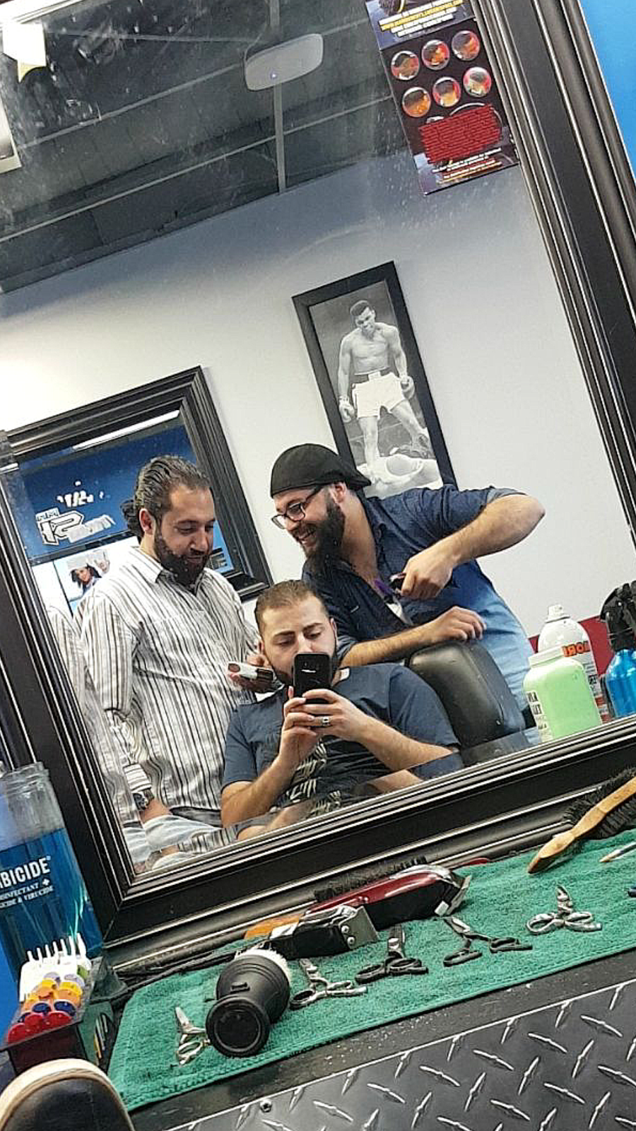 Mr. Barber Millwoods Tipaskin | 3210 82 St NW, Edmonton, AB T6K 3Y3, Canada | Phone: (780) 758-9995