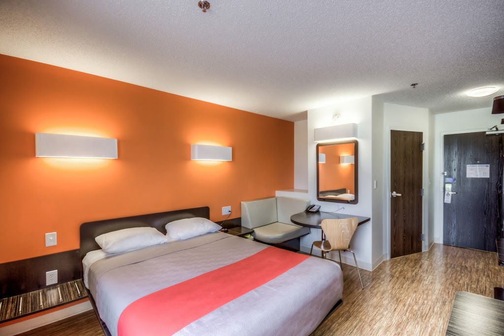 Motel 6 Headingley-Winnipeg West | 4400 Portage Ave, Headingley, MB R4H 1C6, Canada | Phone: (204) 896-9000