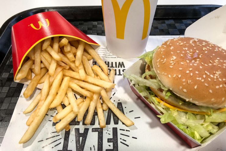 McDonalds | 3882 Boulevard Saint-Charles, Pierrefonds, QC H9H 3C6, Canada | Phone: (514) 620-4321