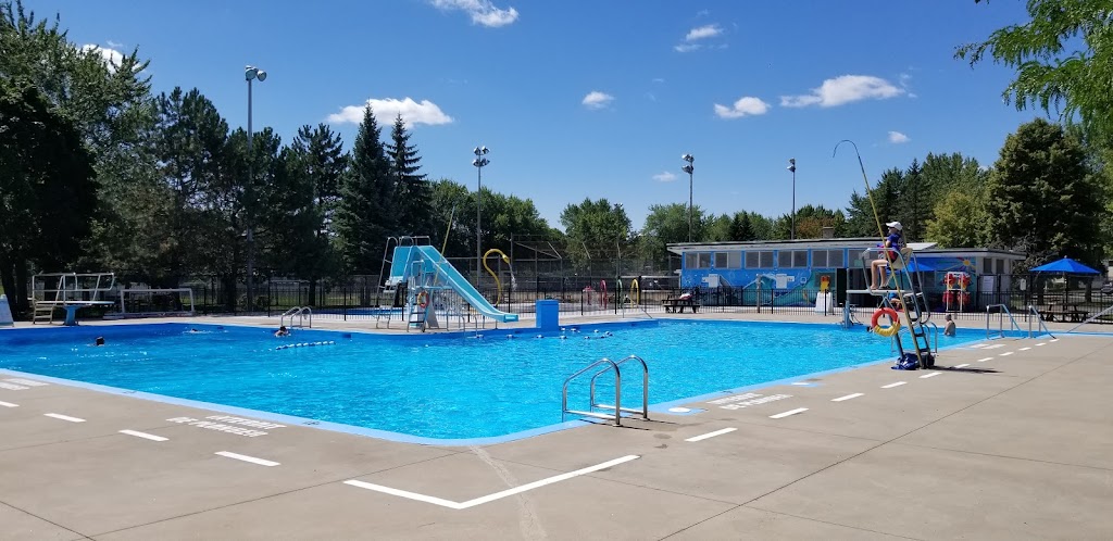 Piscine Des Saules | 100 Rue Saint-Saëns O, Laval, QC H7H 1H9, Canada | Phone: (450) 628-0931