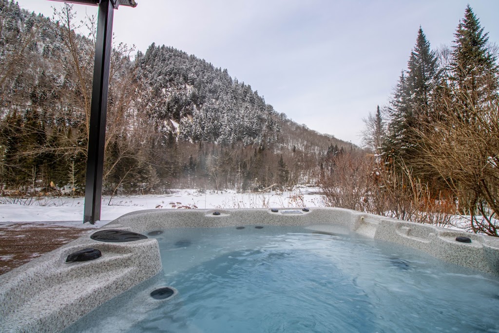 Les Chalets Tourisma - Le Draveur | 294 Rue Lirette, Saint-Raymond, QC G3L 1A2, Canada | Phone: (833) 724-2538