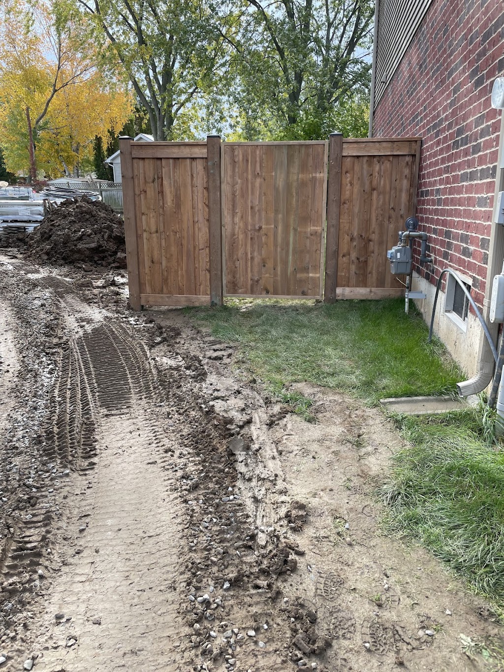 Niagara Fence Builders | 4187 Cassandra Dr, Beamsville, ON L0R 1B7, Canada | Phone: (289) 969-4410