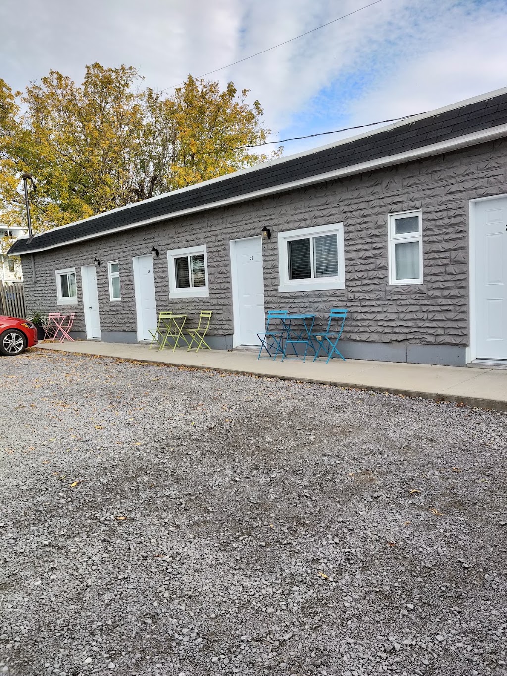 Motel Canadien | 1821 Rue Notre-Dame E, Trois-Rivières, QC G8T 8B2, Canada | Phone: (819) 375-5542