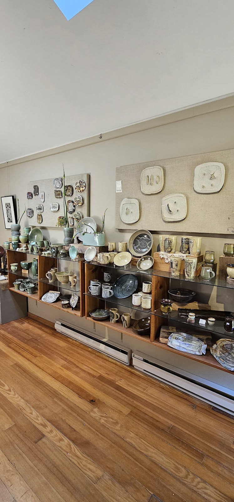 James Pottery | 120 Joyce Rd, Quathiaski Cove, BC V0P 1N0, Canada | Phone: (250) 285-3101