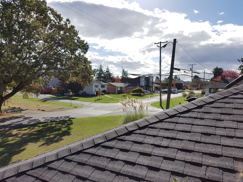 Roof Demossing Victoria | 504-707 Esquimalt Rd, Victoria, BC V9A 3L7, Canada | Phone: (778) 400-4724