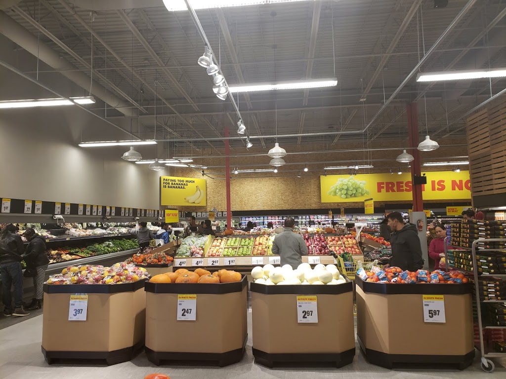 Tophers No Frills | 600 Notre Dame Ave, Winnipeg, MB R3B 1S4, Canada | Phone: (866) 987-6453