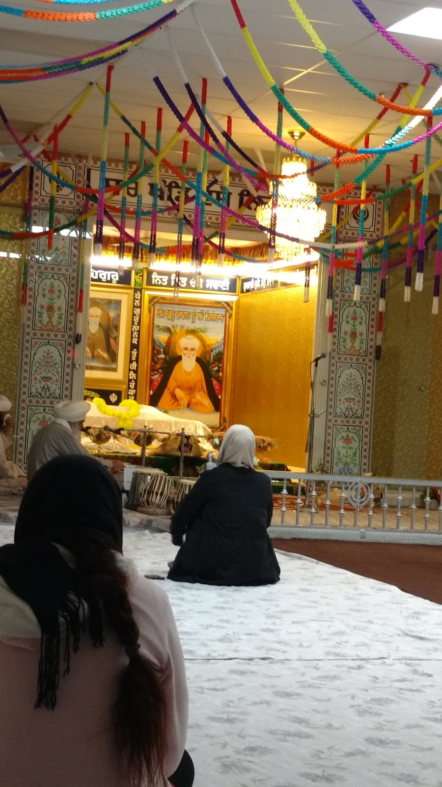 Gurdwara Nanaksar | 14210/14212 88 Ave, Surrey, BC V3W 3L7, Canada | Phone: (604) 591-2613