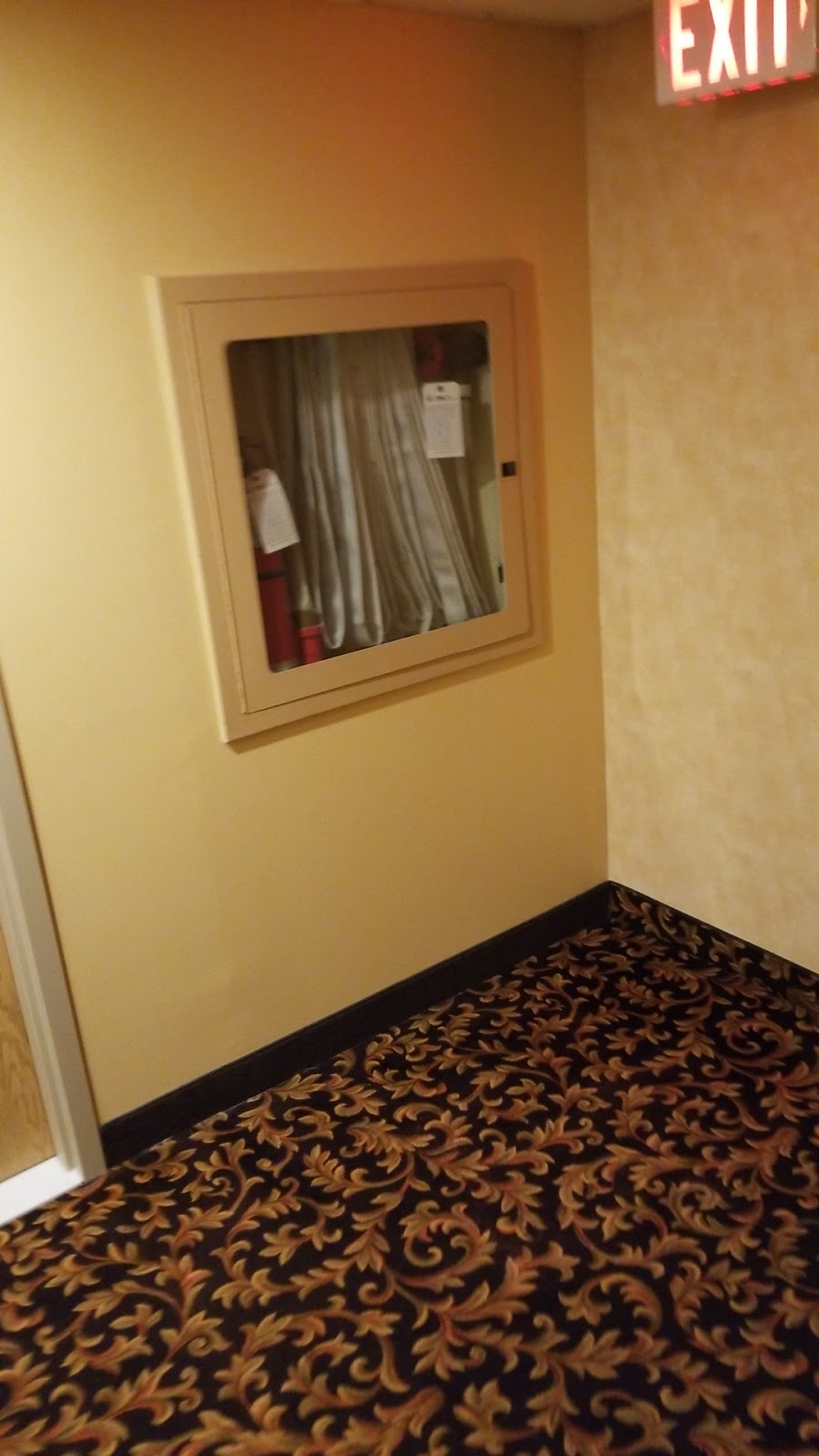 Ramada Niagara Falls Near the Falls | 5706 Ferry St, Niagara Falls, ON L2G 1S7, Canada | Phone: (905) 356-0052