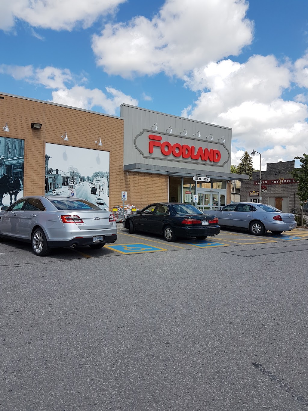 Foodland - Seaforth | 95 Main St S, Seaforth, ON N0K 1W0, Canada | Phone: (519) 527-1631