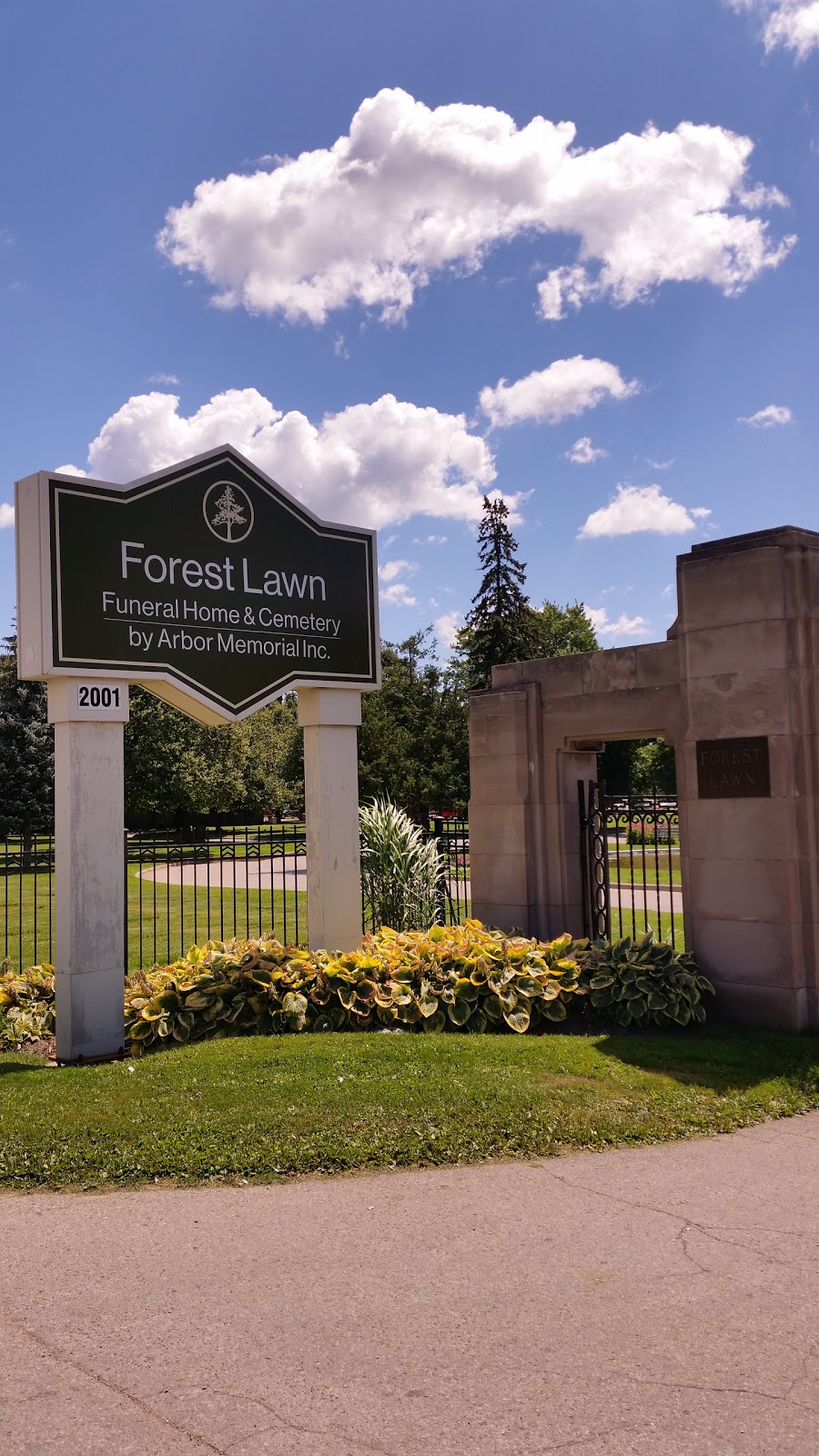Forest Lawn Memorial Chapel | 1997 Dundas St, London, ON N5V 1P6, Canada | Phone: (519) 455-9343