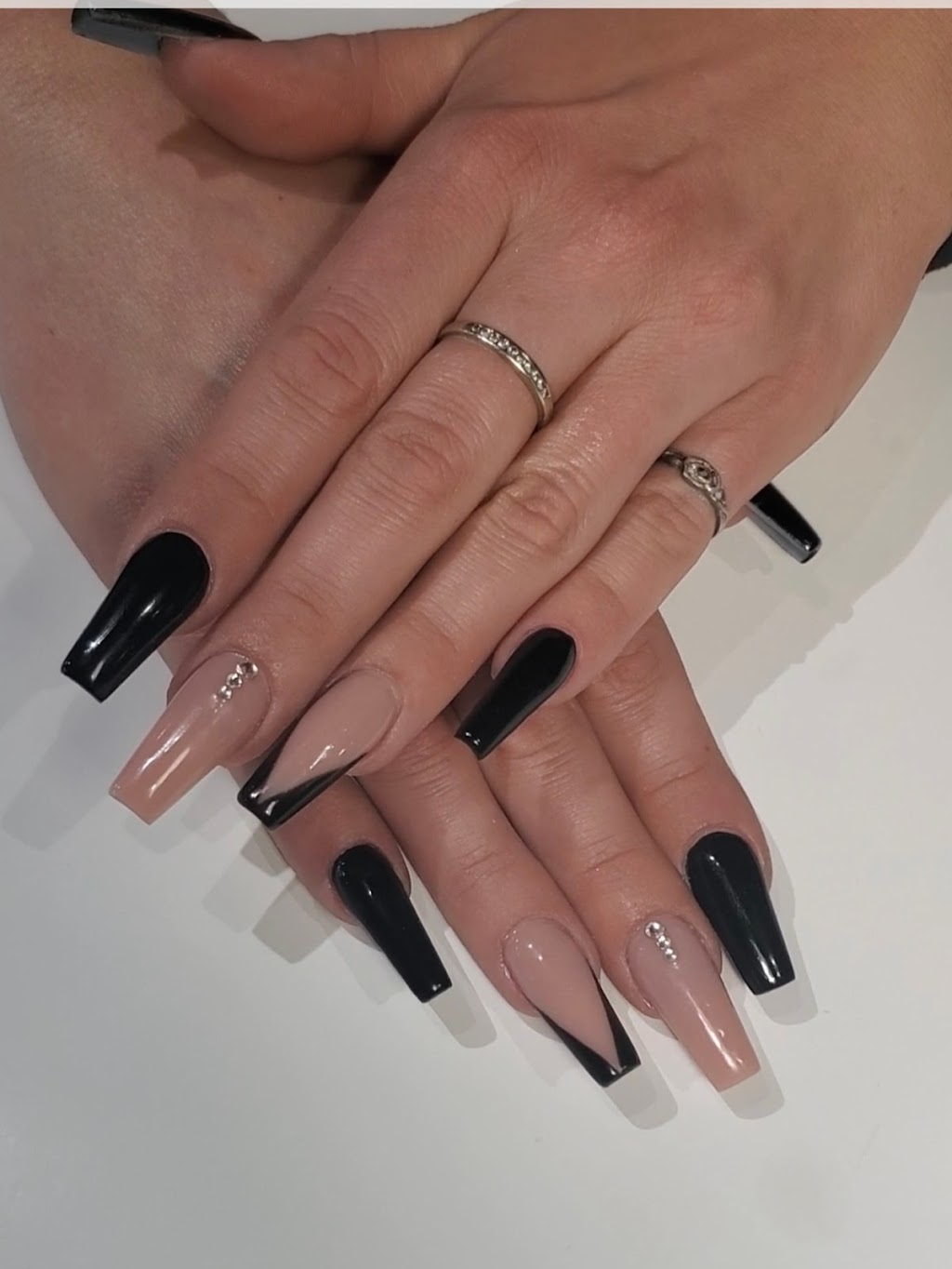 Adora Nails Salon & Spa (Cloverdale) | 110-5738 175 St, Surrey, BC V3S 4T7, Canada | Phone: (604) 372-2251