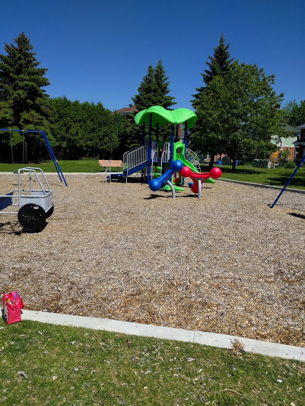 Bedard Park | 2185 Rue Bédard, Longueuil, QC J4N 1B4, Canada | Phone: (450) 463-7100