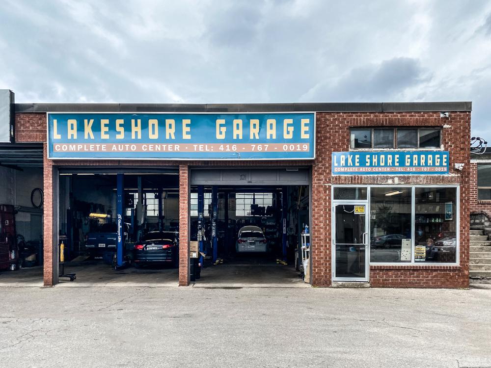 Lakeshore Garage | 2782 Dundas St W, Toronto, ON M6P 1Y3, Canada | Phone: (416) 767-0019