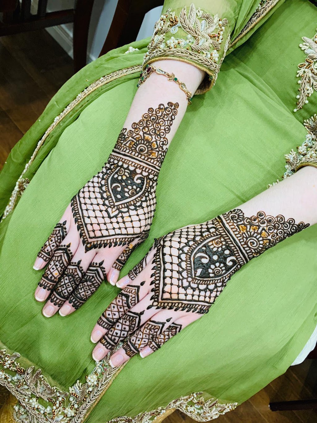 Fariha Mehndi/Henna Studio | 24 Holland Cir, Cambridge, ON N3C 0E1, Canada | Phone: (647) 782-8501