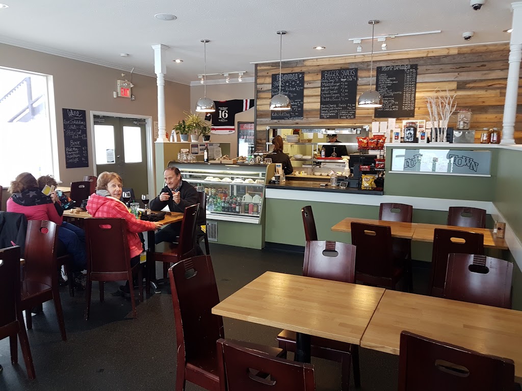 Tube Town Café | 123 Shortt St, Vernon, BC V1B 3M6, Canada | Phone: (250) 558-6084