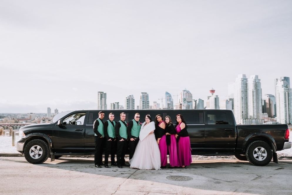 AM PM Limo & Party Bus Calgary | 2359 78 Ave NE, Calgary, AB T2E 7H6, Canada | Phone: (403) 475-5555