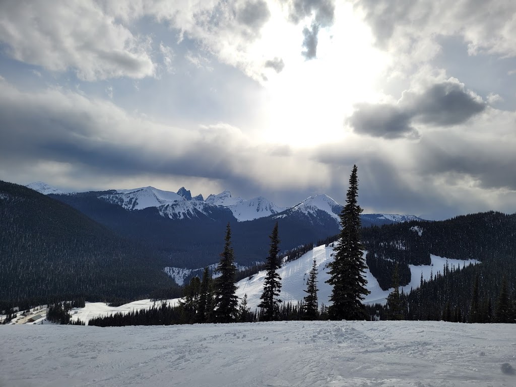 Manning Park Ski Area | Gibson Pass Rd, Manning Park, BC V0X 1R0, Canada | Phone: (800) 330-3321