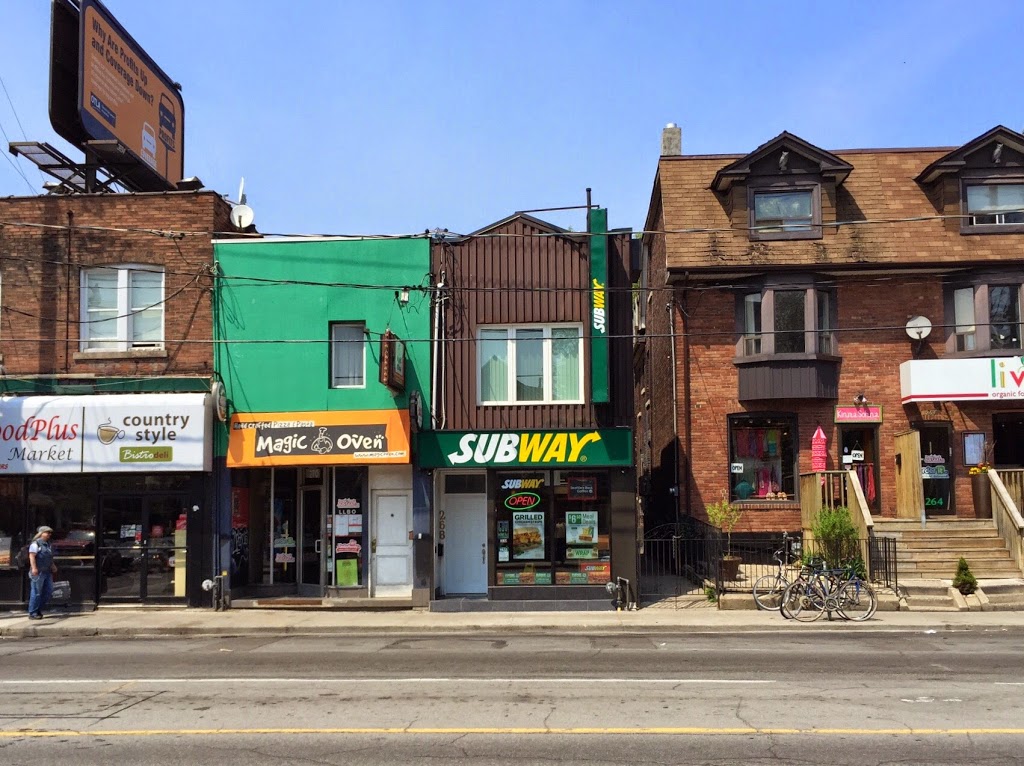 Subway | 268 Dupont St, Toronto, ON M5R 1V7, Canada | Phone: (416) 962-7827