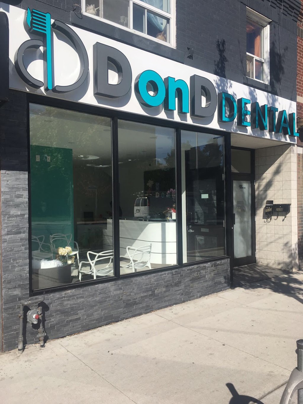 D on D Dental | 2330 Danforth Ave, Toronto, ON M4C 1K7, Canada | Phone: (416) 421-3724