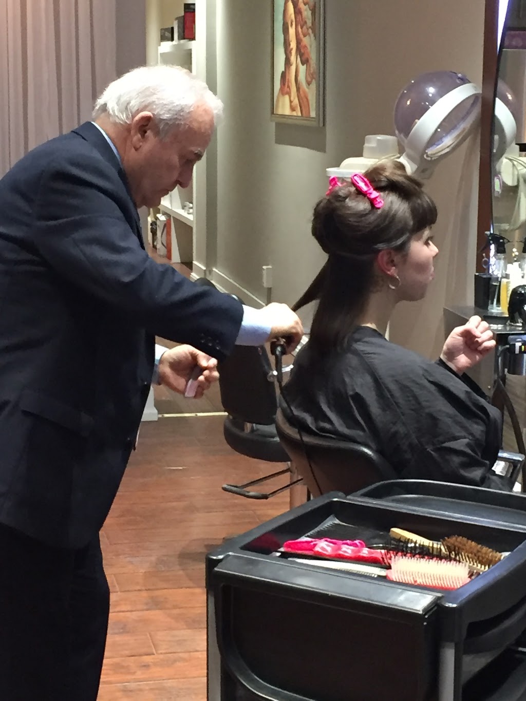 Salon de Coiffure Le Ritz | 5778 Avenue Decelles, Montréal, QC H3S 2C6, Canada | Phone: (514) 731-8861