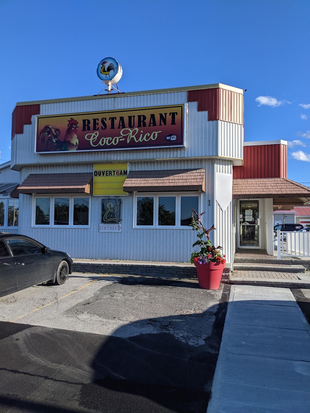 Restaurant Coco-Rico | 1 Rue St Antoine, Métabetchouan-Lac-à-la-Croix, QC G8G 1G6, Canada | Phone: (418) 349-3645