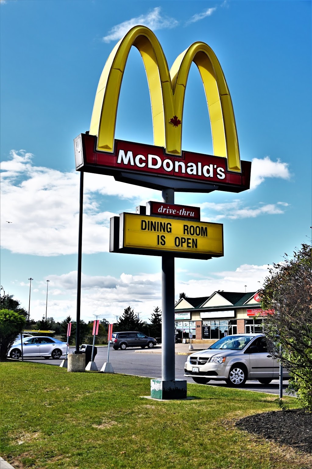 McDonalds | 3320 Steeles Ave W, Vaughan, ON L4K 1A2, Canada | Phone: (905) 760-9900